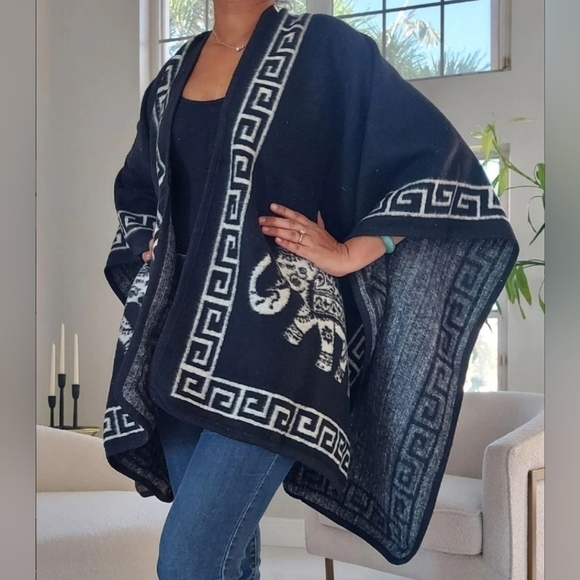 Blanket Shawl/ Poncho Reversible Two Tone Throw- Elephant - Picture 4 of 4